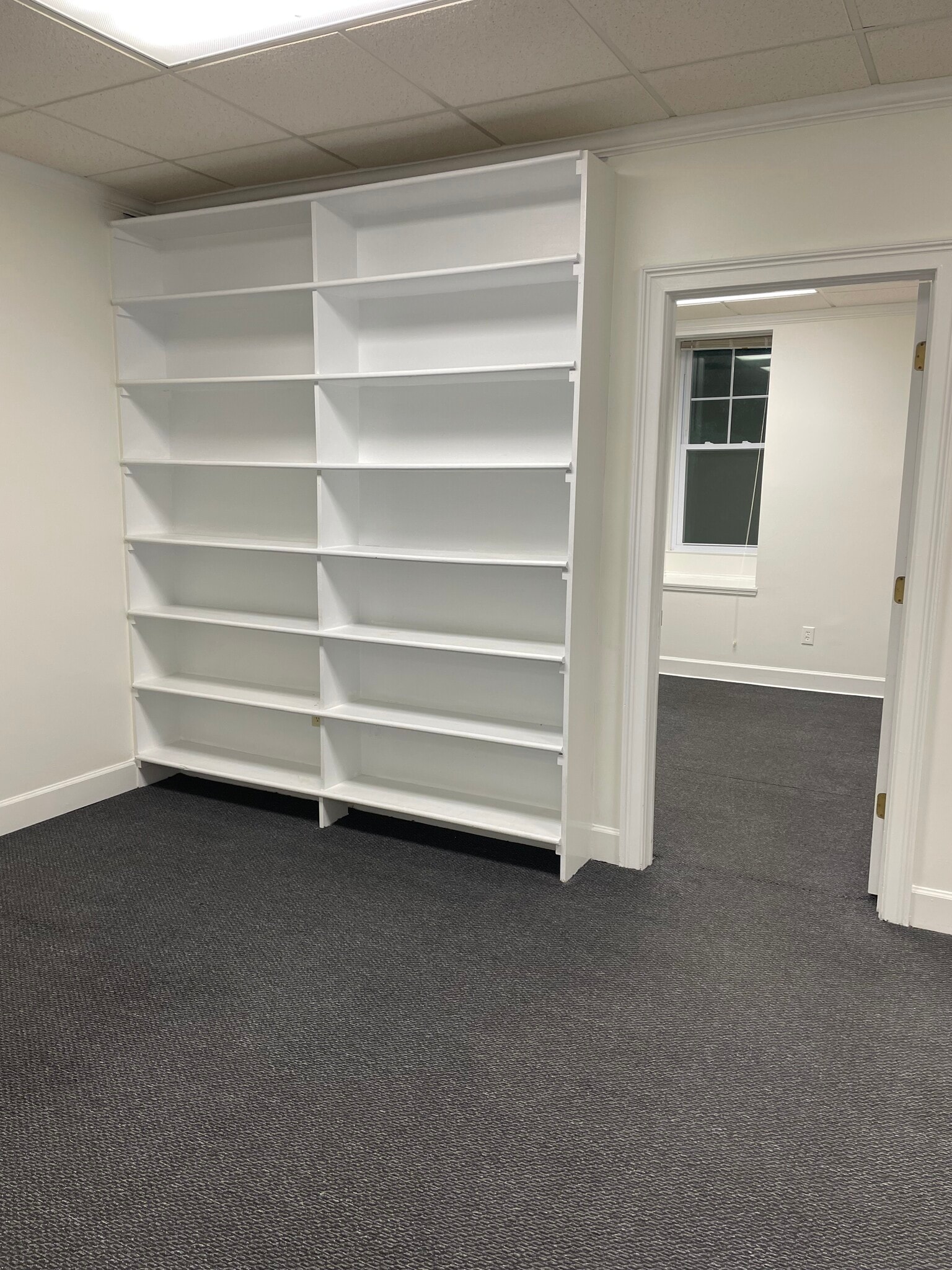 680 Village Trce NE, Marietta, GA to rent Interior Photo- Image 1 of 10