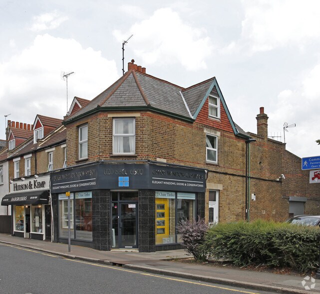 189 Chase Side, Enfield, EN2 0QZ UK