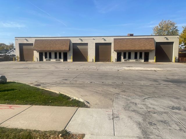 8316-8318 S 77th Ave, Bridgeview, IL for rent - Building Photo - Image 2 of 11