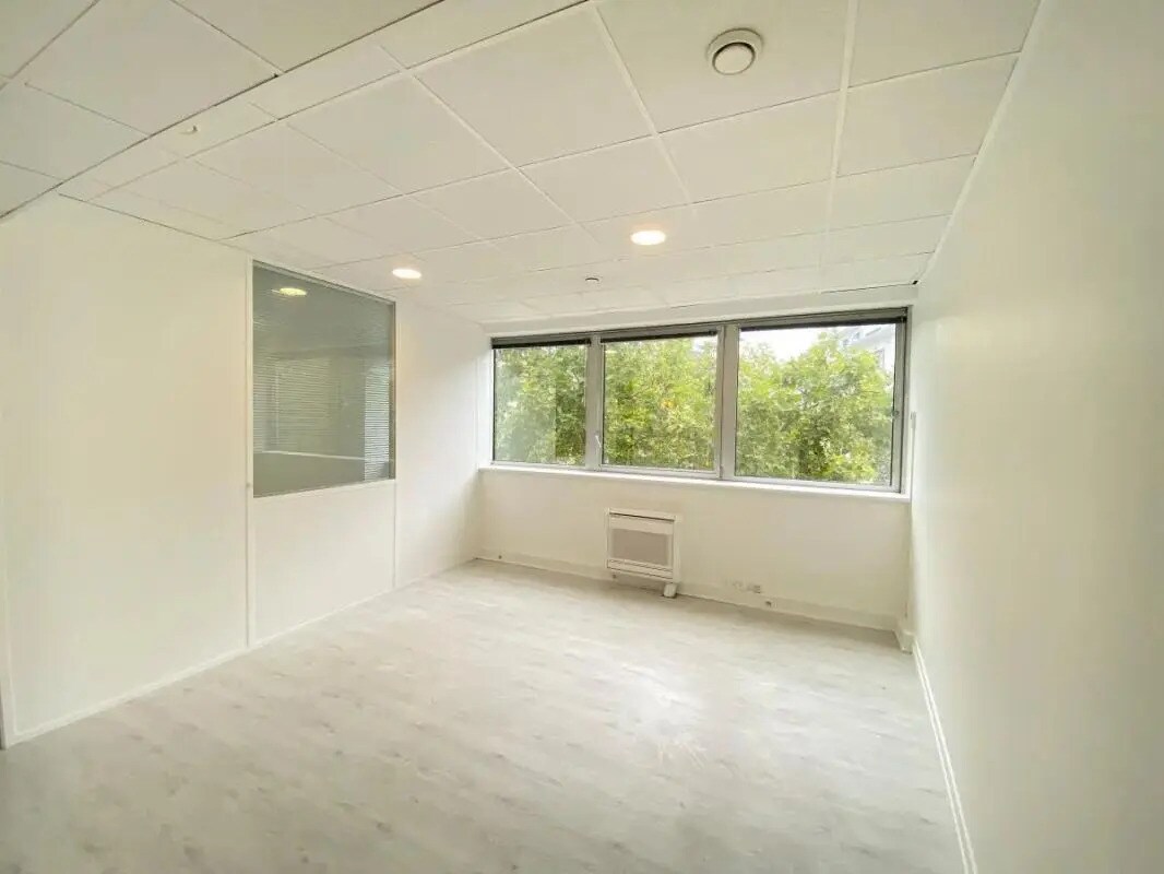 Office in Boulogne-Billancourt to rent Interior Photo- Image 1 of 13