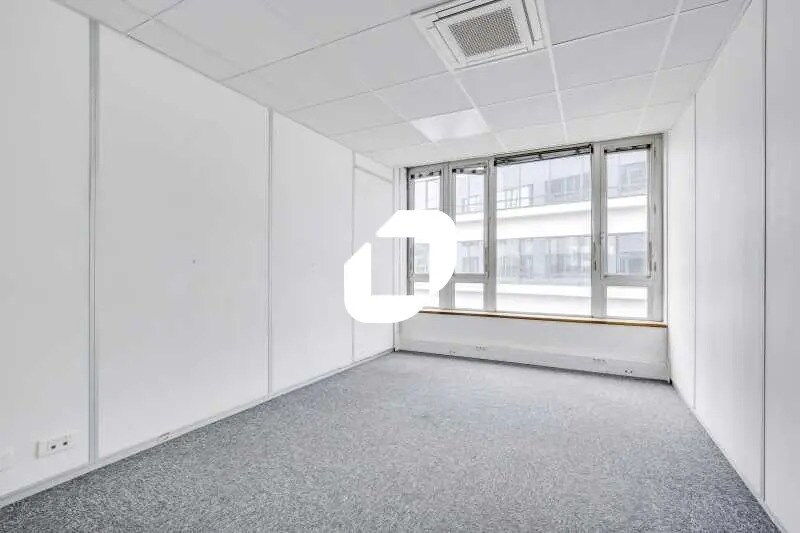 Office in Colombes to rent - Interior Photo - Image 2 of 7