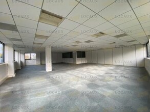Office in Cergy to rent Interior Photo- Image 2 of 5