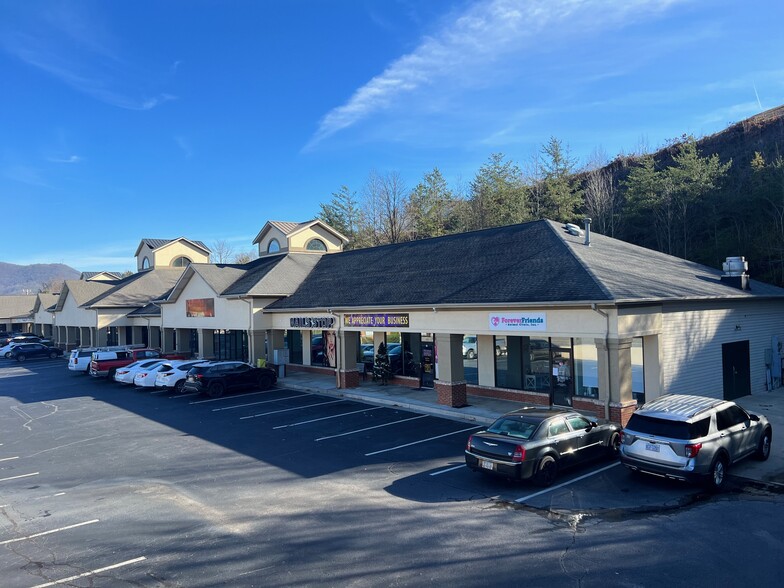 1620 Highway 76 W, Hiawassee, GA for rent - Building Photo - Image 1 of 21