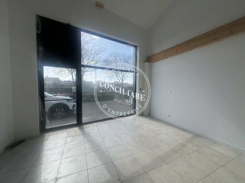 8 Avenue Montaigne, Plaisance-du-Touch to rent - Interior Photo - Image 2 of 5
