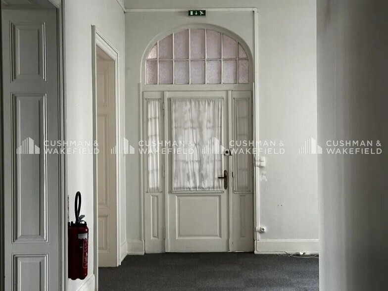 Office in Strasbourg to rent - Interior Photo - Image 2 of 11