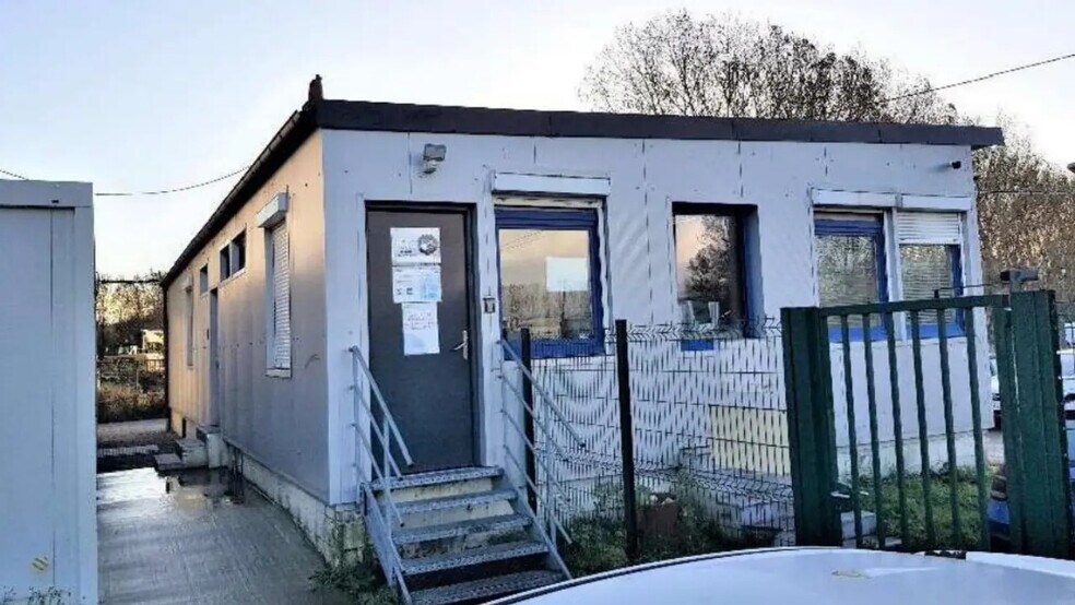 Industrial in Dunkerque for sale - Building Photo - Image 3 of 8