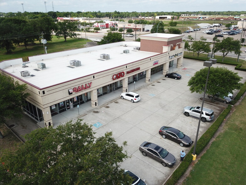 1921 N Main St, Pearland, TX for rent - Building Photo - Image 3 of 4