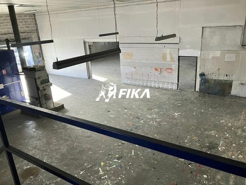 Light Industrial in Lormont to rent - Interior Photo - Image 3 of 7