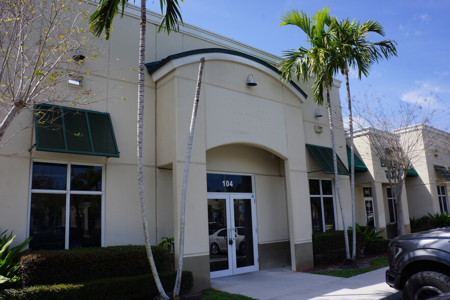 5493 Wiles Rd, Coconut Creek, FL for rent - Building Photo - Image 3 of 5