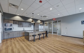 6740 Rock Spring Rd, Wilmington, NC to rent Interior Photo- Image 2 of 72