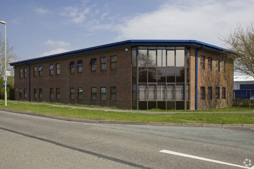 Royce Clos, Andover for sale - Primary Photo - Image 1 of 1