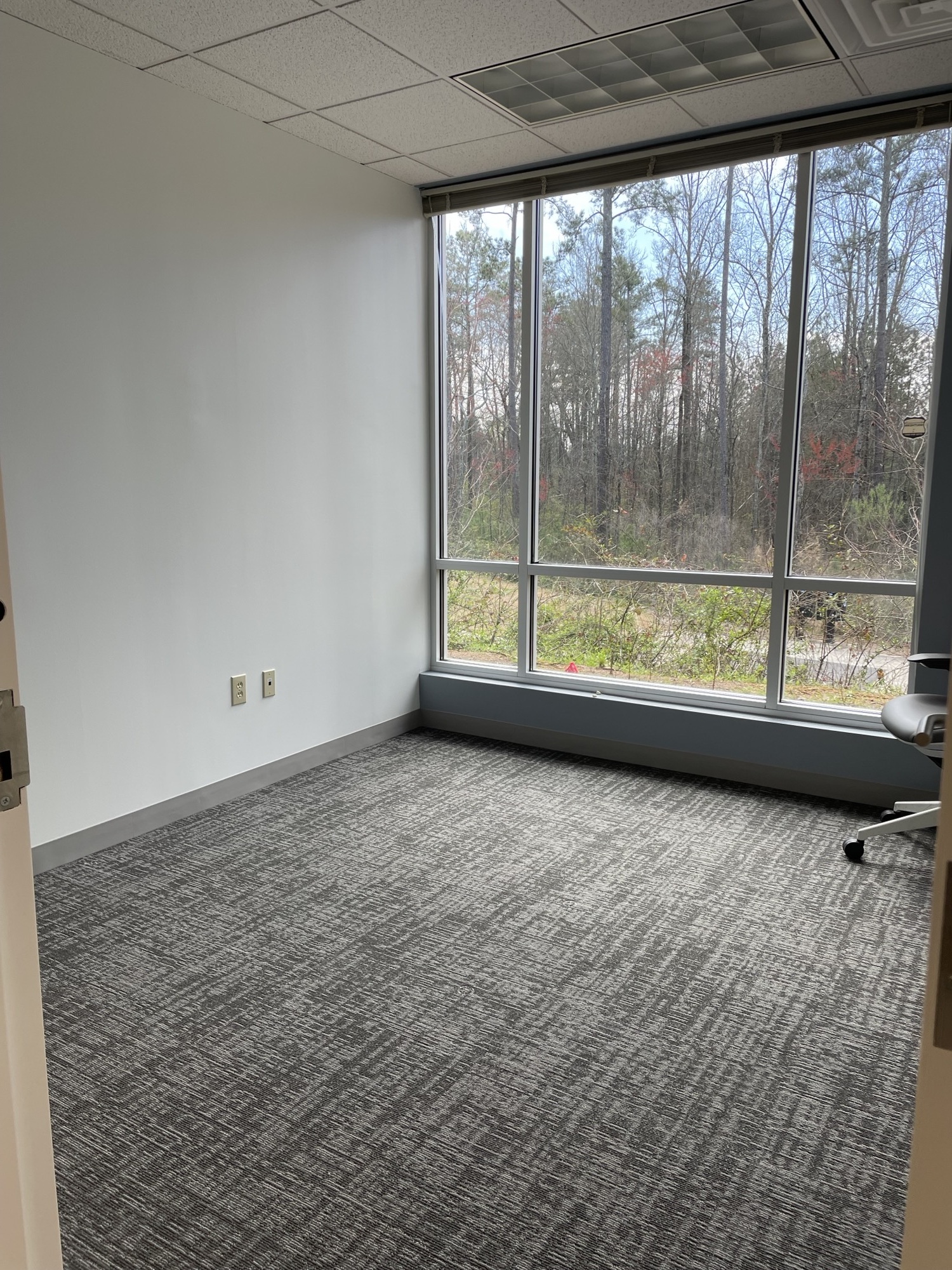 675 Mansell Rd, Roswell, GA for rent Interior Photo- Image 1 of 5