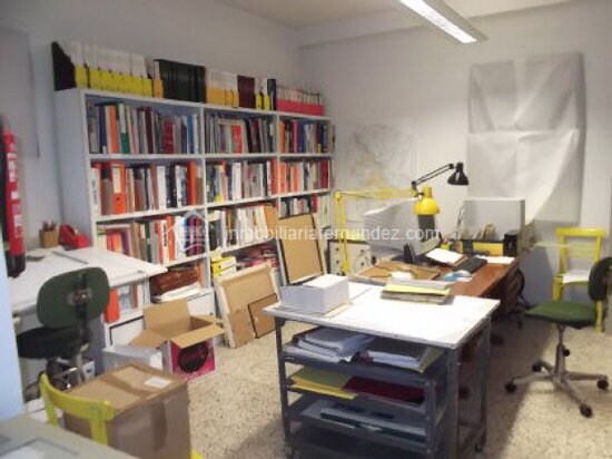 Retail in Cáceres, Cáceres to rent - Building Photo - Image 2 of 10