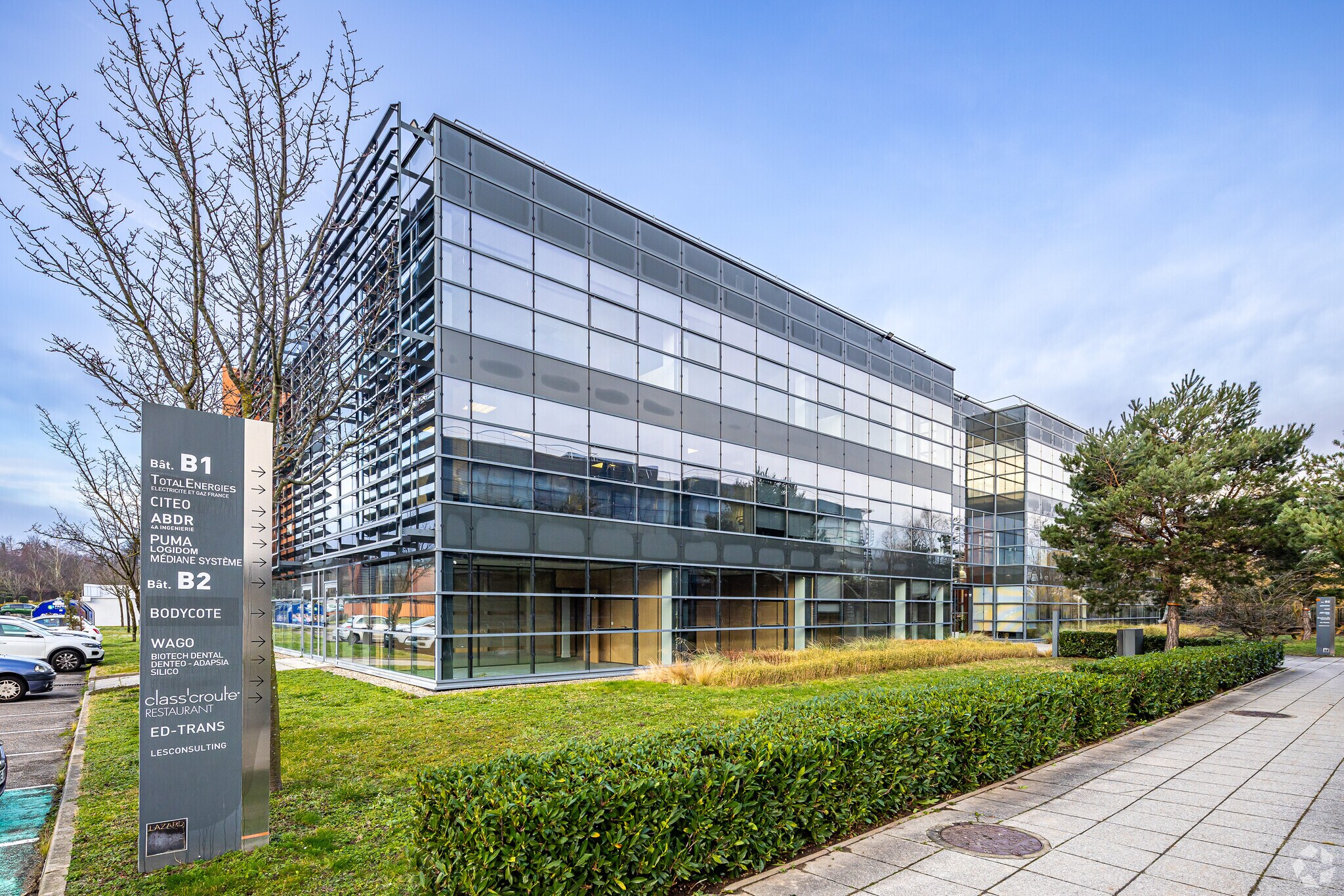 Office in Saint-Priest to rent Primary Photo- Image 1 of 5