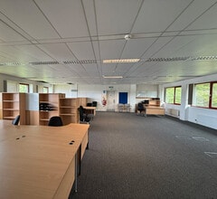 4A Royston Rd, Livingston to rent Interior Photo- Image 2 of 2