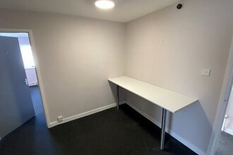 15 Cave St, Swansea to rent Interior Photo- Image 2 of 5