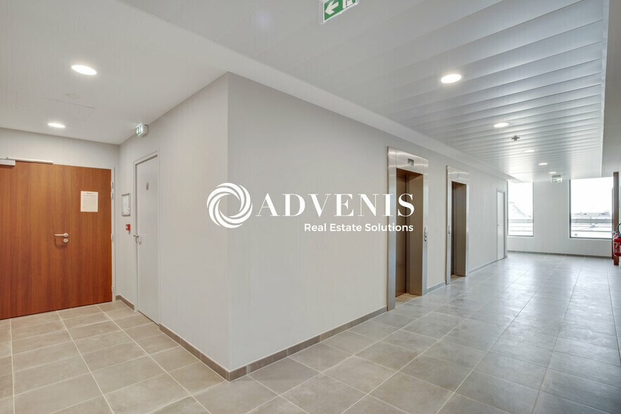 24 Avenue Hergé, Chessy to rent - Interior Photo - Image 3 of 5