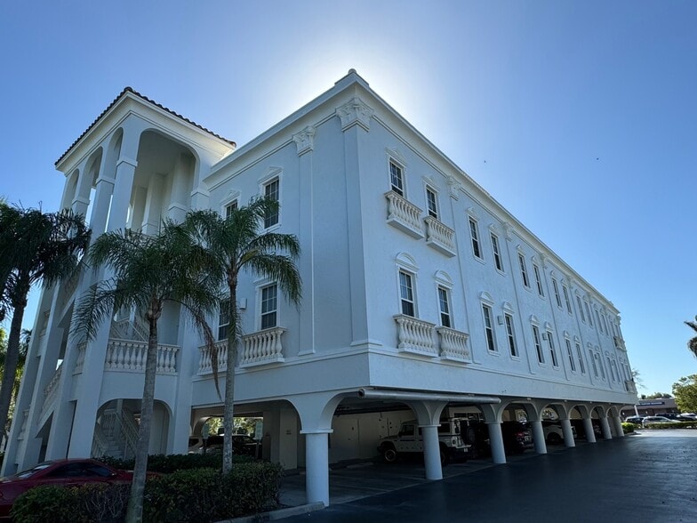 130 9th St N, Naples, FL to rent - Building Photo - Image 2 of 5