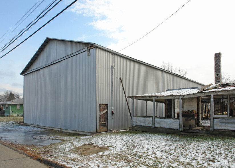 303 Front St, Williamstown, WV for sale - Building Photo - Image 2 of 10