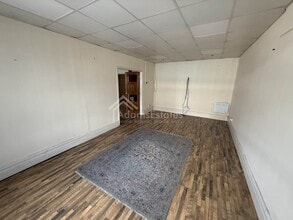 Crackenedge Ln, Dewsbury to rent Interior Photo- Image 2 of 5