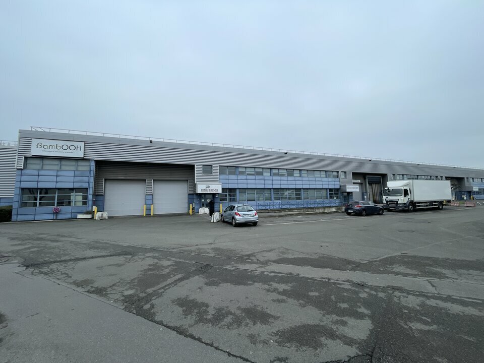 Light Industrial in La Courneuve to rent Building Photo- Image 1 of 12