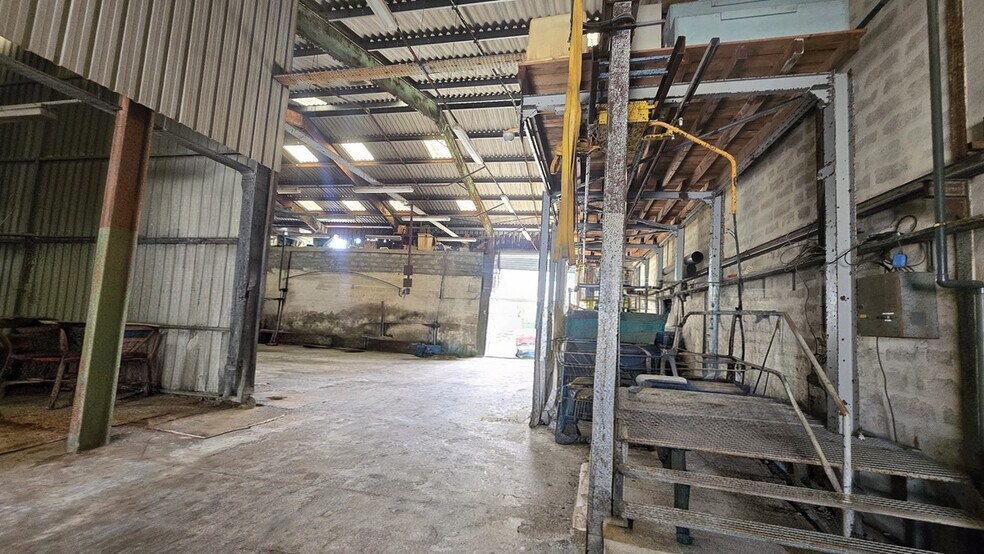 Industrial in La Seyne-sur-Mer to rent - Interior Photo - Image 3 of 4