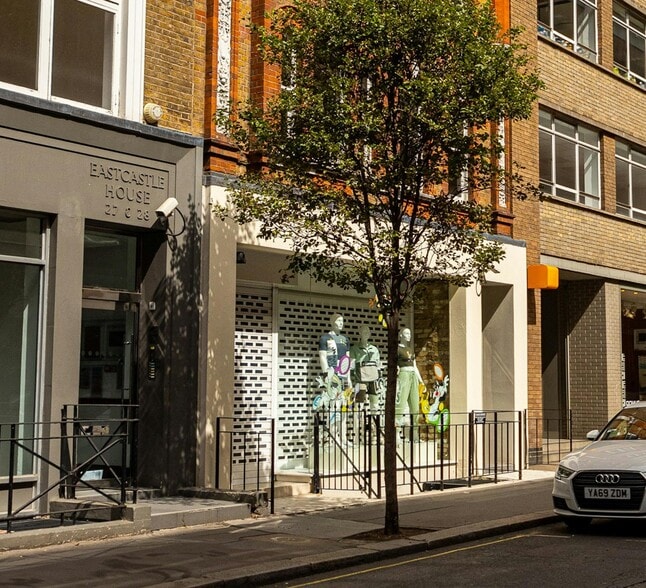 26 Eastcastle St, London to rent - Building Photo - Image 3 of 7