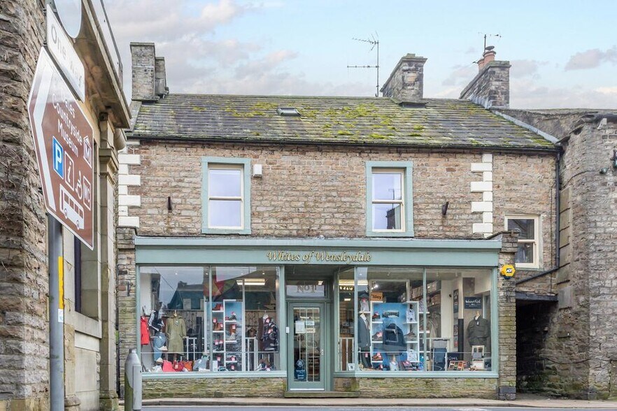 1 Market Pl, Hawes for sale - Building Photo - Image 2 of 26