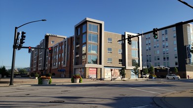 100 Aqua Way, Newport, KY for rent Building Photo- Image 1 of 4