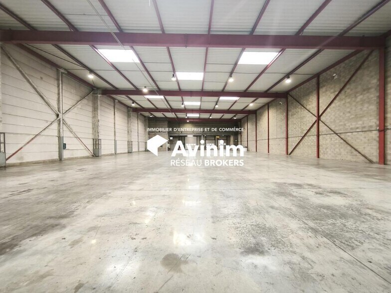 Industrial in Combs La Ville to rent - Interior Photo - Image 1 of 5