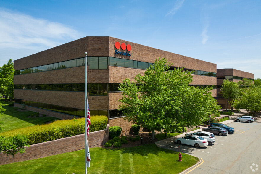 9 Campus Dr, Parsippany, NJ for rent - Building Photo - Image 1 of 7