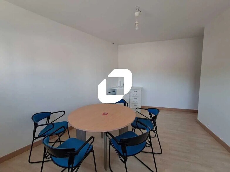 Office in Bordeaux to rent - Interior Photo - Image 2 of 5