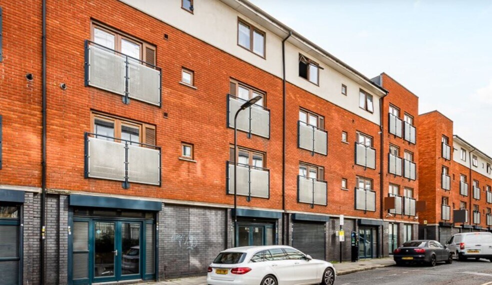 6-12 Waterson St, London to rent - Building Photo - Image 3 of 4