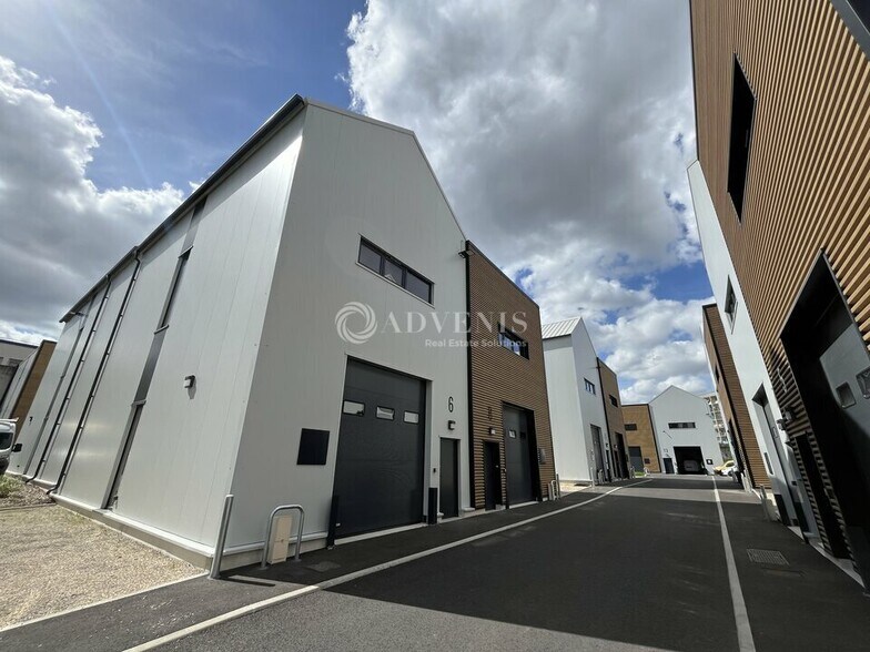 Light Industrial in Bagnolet to rent - Building Photo - Image 1 of 10