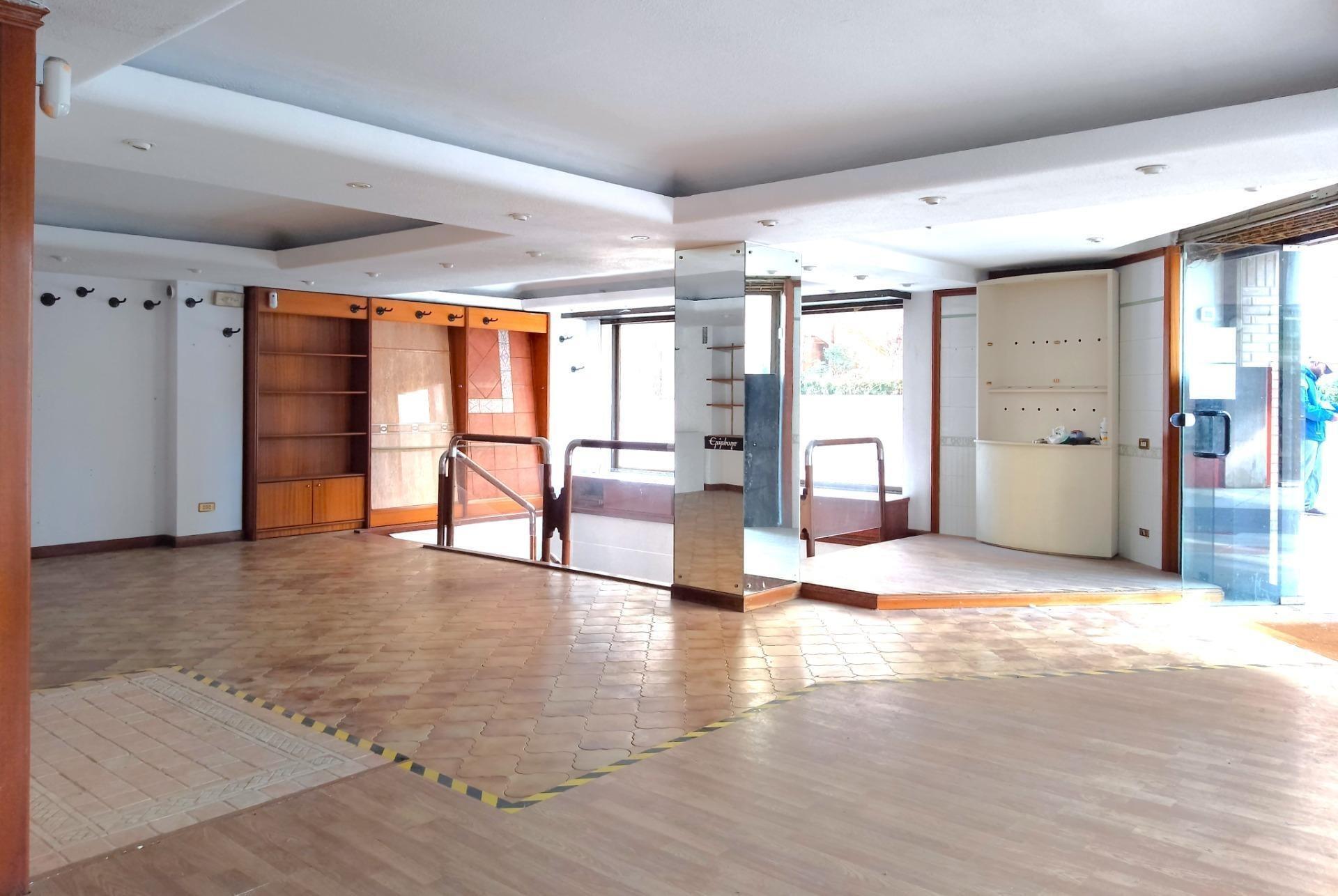 de Ayala, Oviedo, Asturias to rent Interior Photo- Image 1 of 38