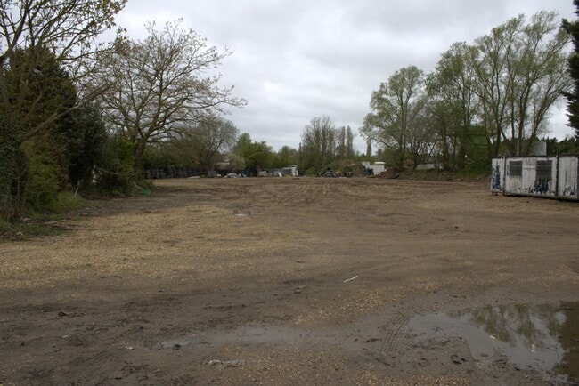 More details for 3 Taylors Rd, Hitchin - Land to Rent