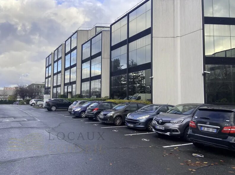 Office in Argenteuil to rent - Building Photo - Image 2 of 3