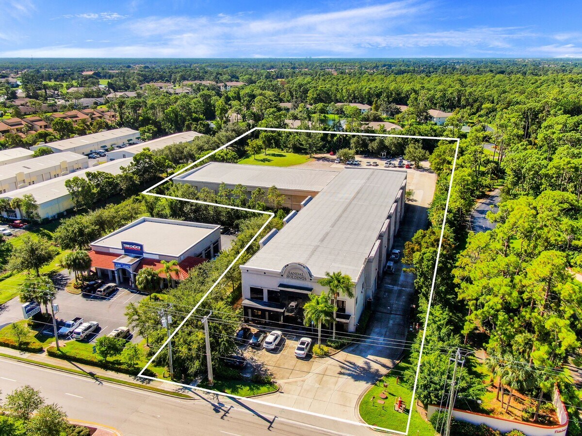 4720 Radio Rd, Naples 34104