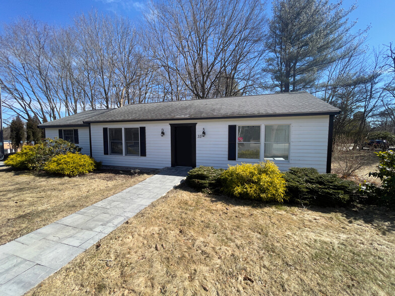 33 Yarmouth Crossing Dr, Yarmouth, ME for sale - Building Photo - Image 1 of 1