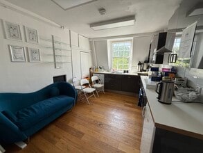 2 Harley St, London to rent Interior Photo- Image 1 of 8