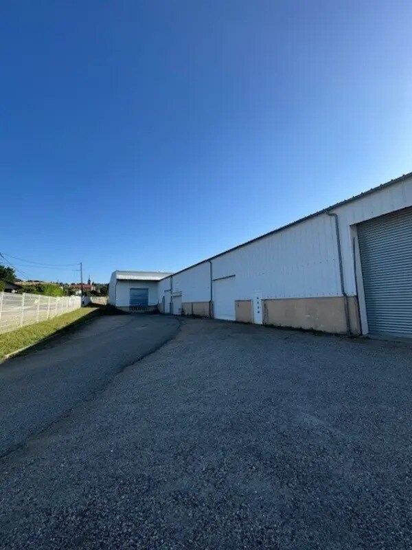 Location Local d'activités 960 m² - Photo 1