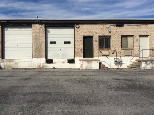 331-348 Robinson Ln, Wilmington, DE to rent Building Photo- Image 1 of 7