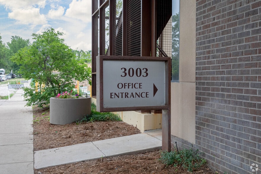 3003 E 3rd Ave, Denver, CO for rent - Building Photo - Image 3 of 6