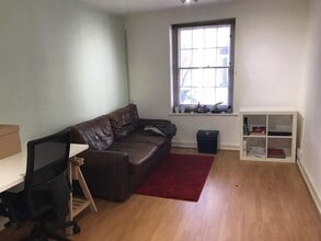 West Bute St, Cardiff to rent Interior Photo- Image 1 of 3