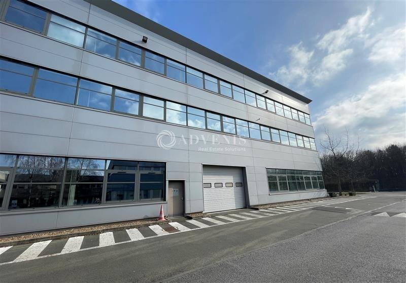 Light Industrial in Roissy En France to rent - Building Photo - Image 2 of 12