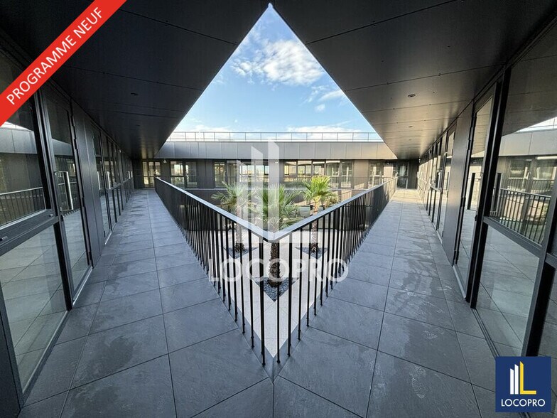 Office in Puget-sur-Argens for sale - Interior Photo - Image 2 of 14