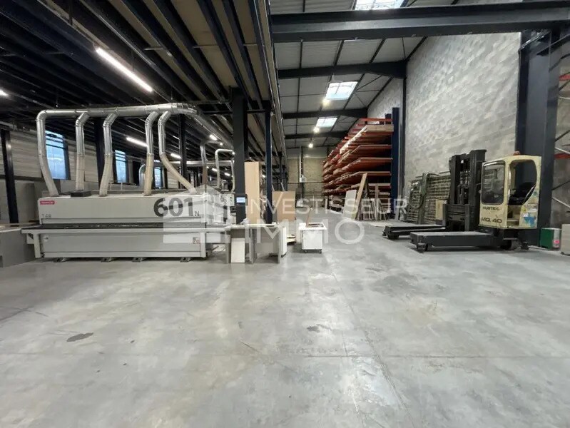 Light Industrial in Serris to rent Interior Photo- Image 1 of 7