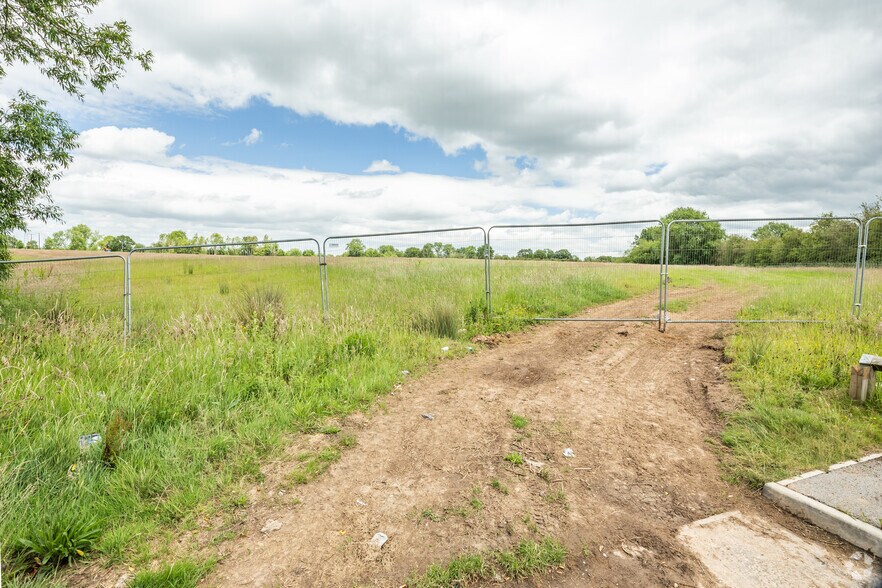 Erf Way, Middlewich to rent - Building Photo - Image 2 of 7