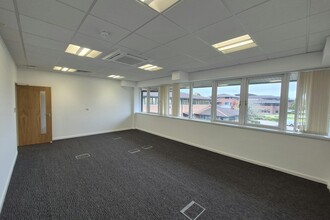 31-49 Caldecotte Lake Dr, Milton Keynes for rent Interior Photo- Image 2 of 5