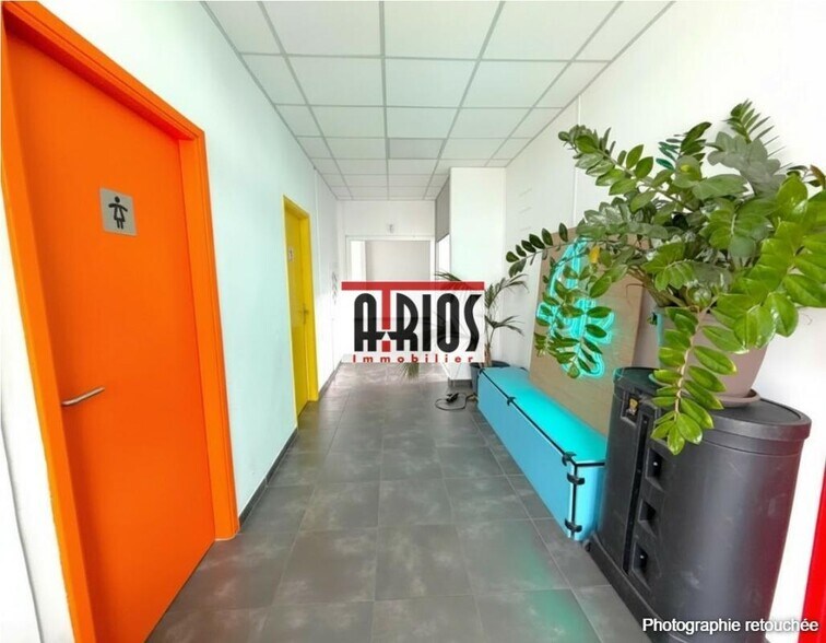 Office in La Garde to rent - Building Photo - Image 2 of 16